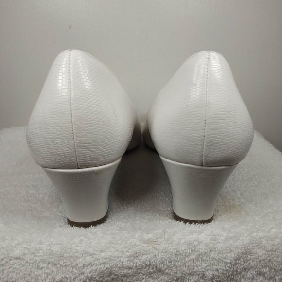 Torta Caliente White Women shoes Size 8W - Picture 5 of 9
